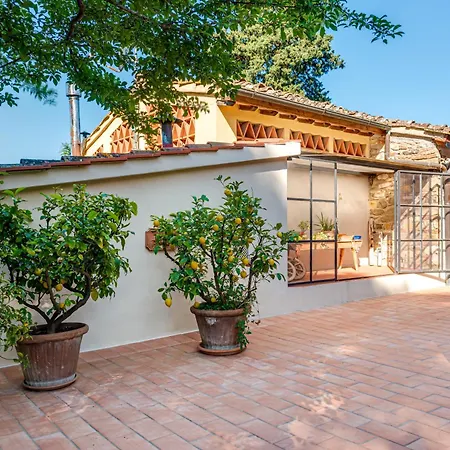 On The Florence Hills Apartment