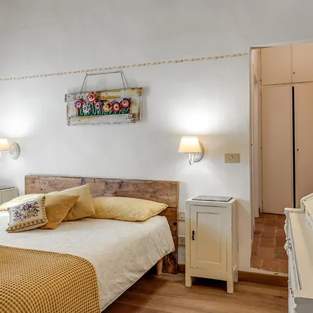 On The Florence Hills Apartment *